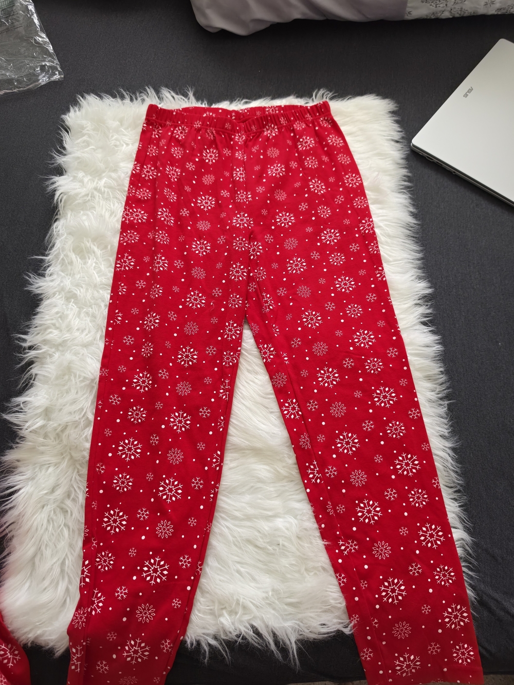 Red Snowflake Two-Piece Pajama Set - Picture 4 of 6